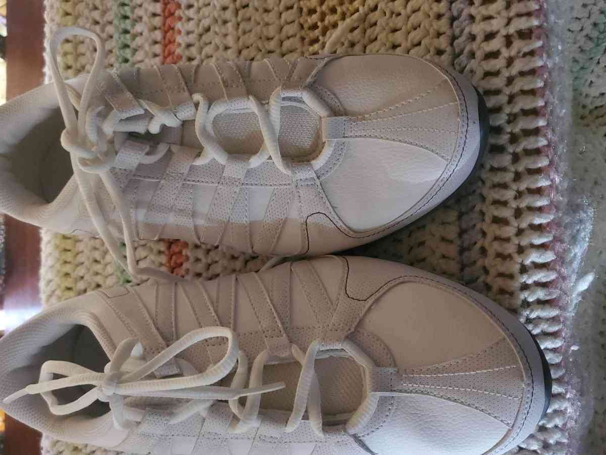 Nike white sneakers size 10 lace up