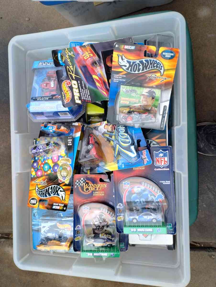 Hot Wheels and other diecast cars and trucks