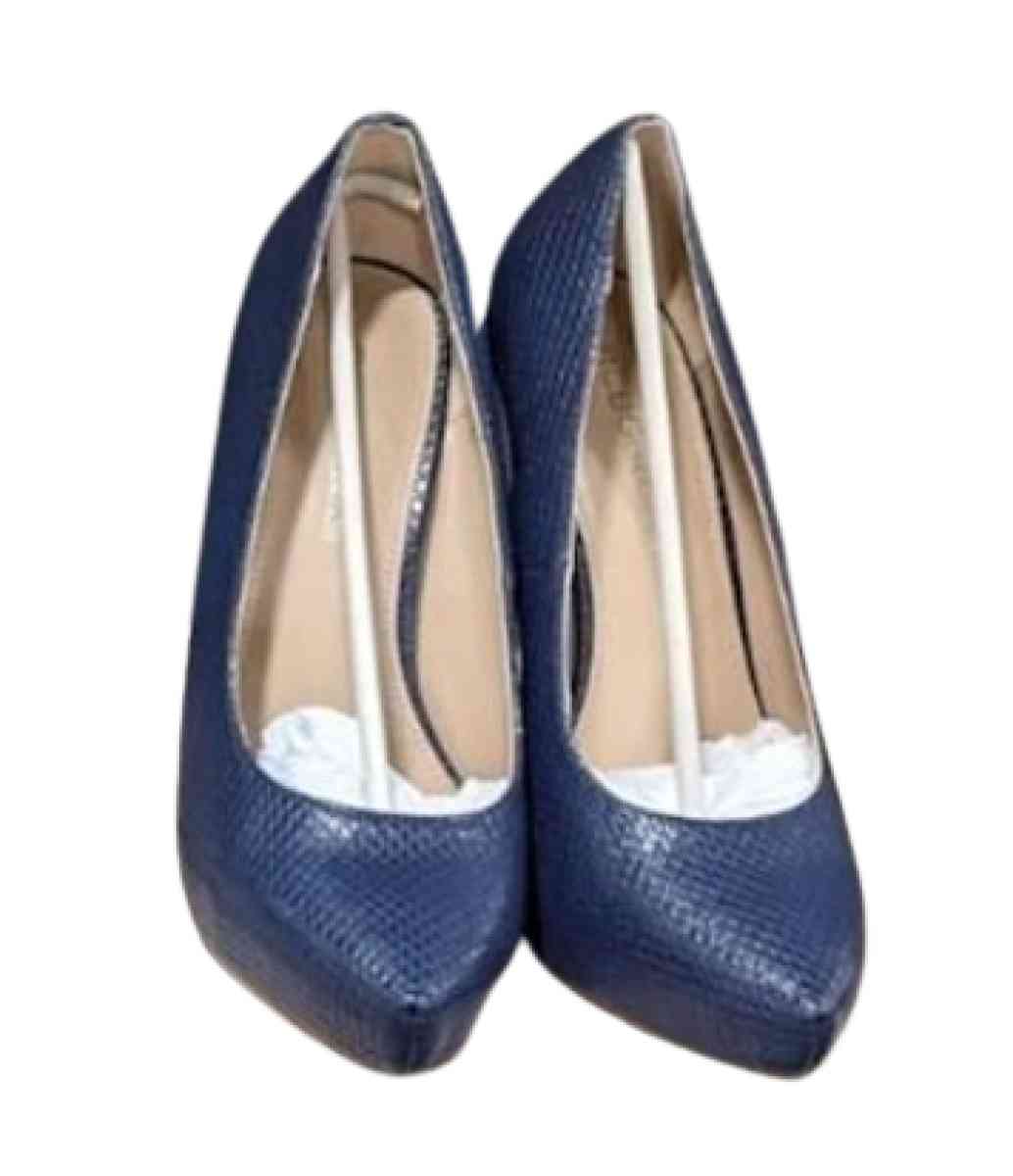 NWBox BCBG Womens Heels