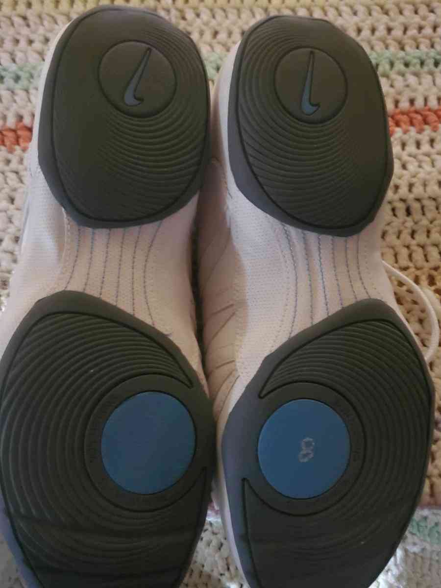 Nike white sneakers size 10 lace up