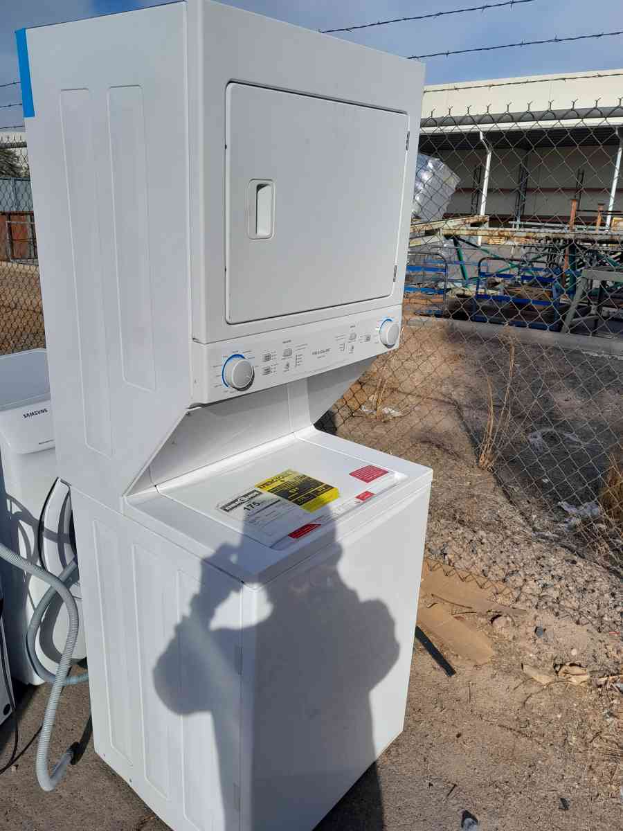 STACK UNIT WASHER DRYER ELECTRIC GAS MODEL FRIGIDAIRE 2022