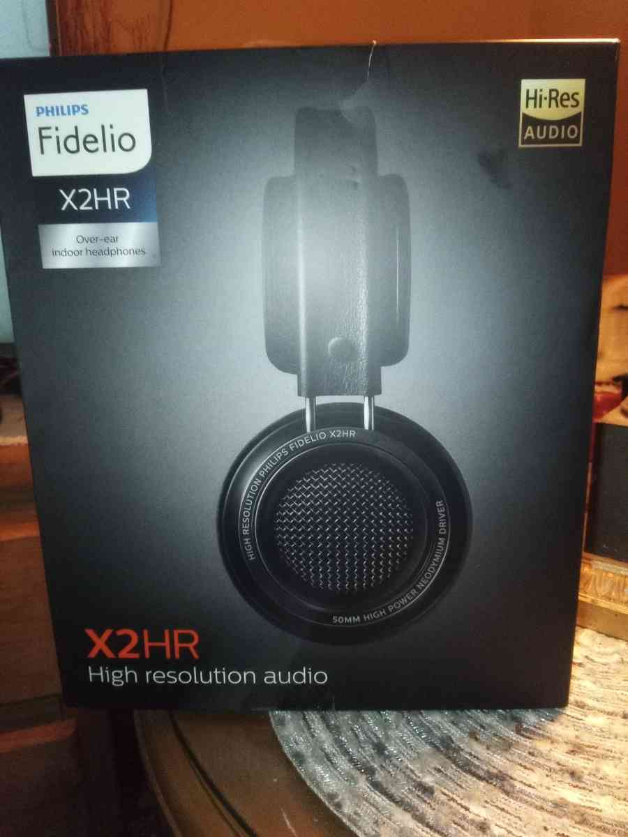 Phillips Fidelio indoor headphones