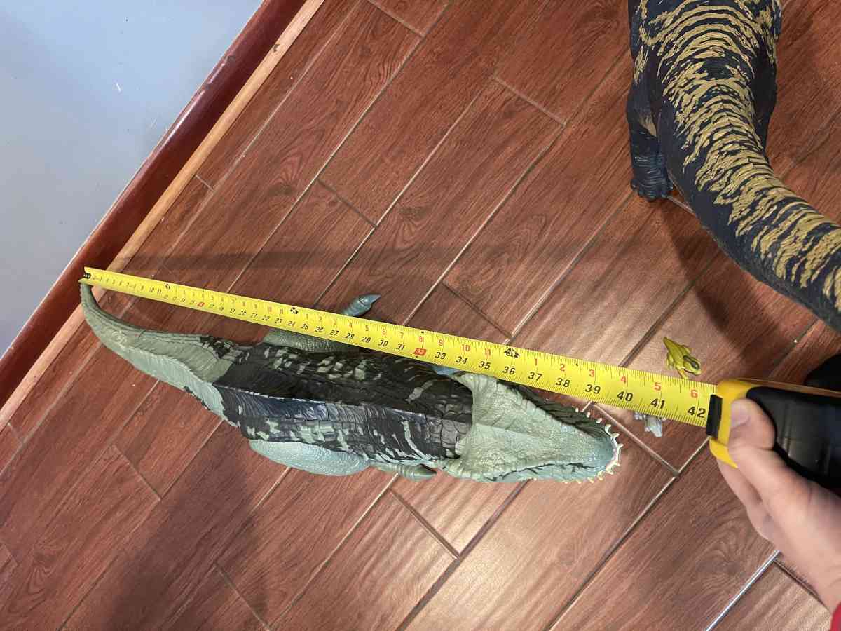 large jurassic world dominion dinosaurs