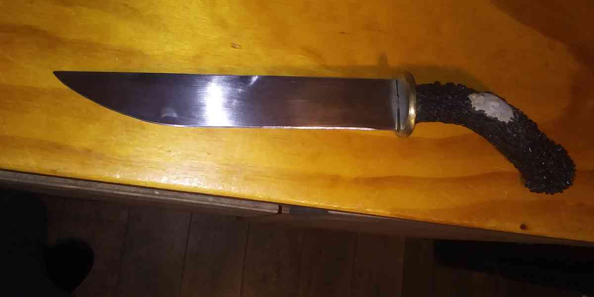 blade 9 inches real deer horn handle and all hand crafted