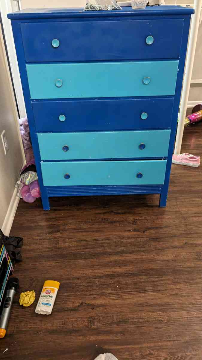 Kids dresser