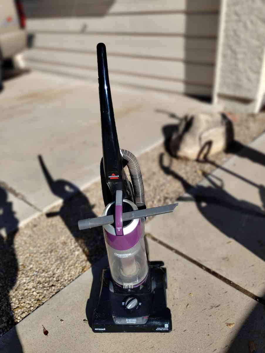 Bissell Bagless Vacuum Cleaners prices in description