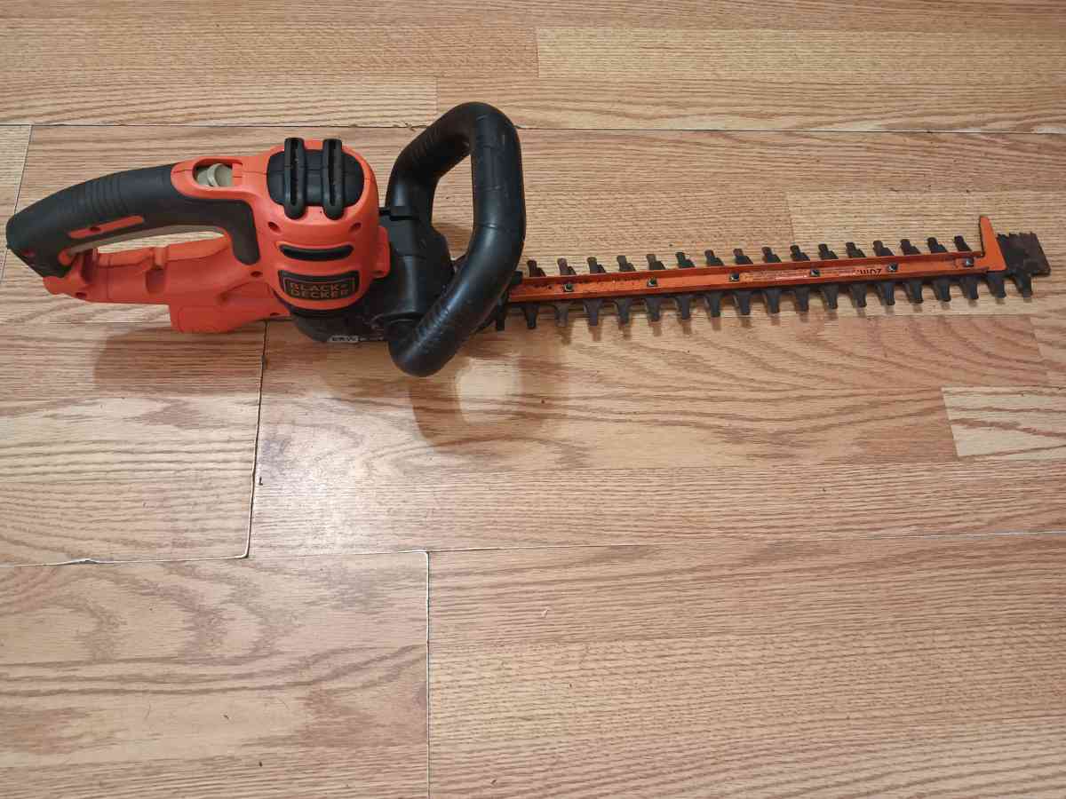 Black Decker hedge trimmers
