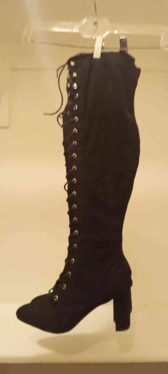 New Catwalk brand Lace up Boots