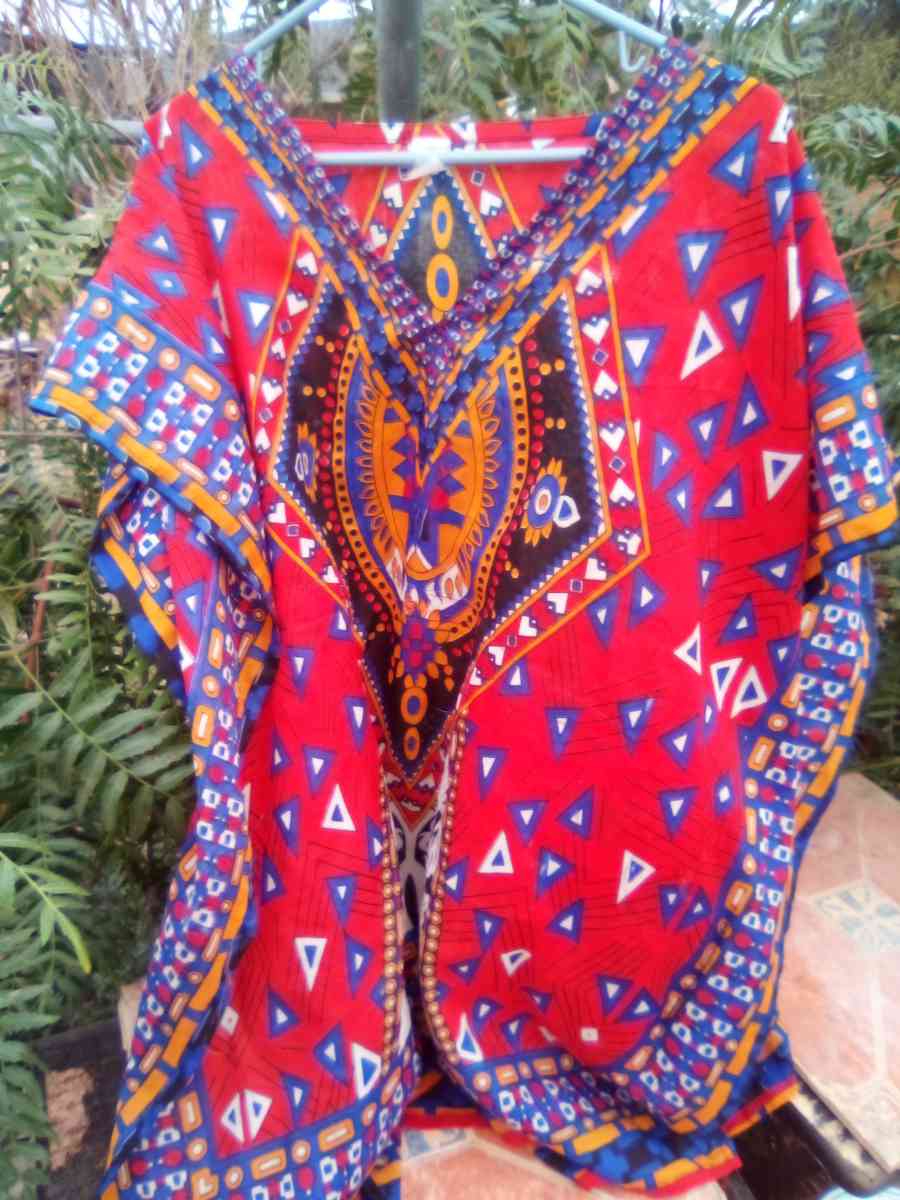 beautiful loose fitting summer dress knee length