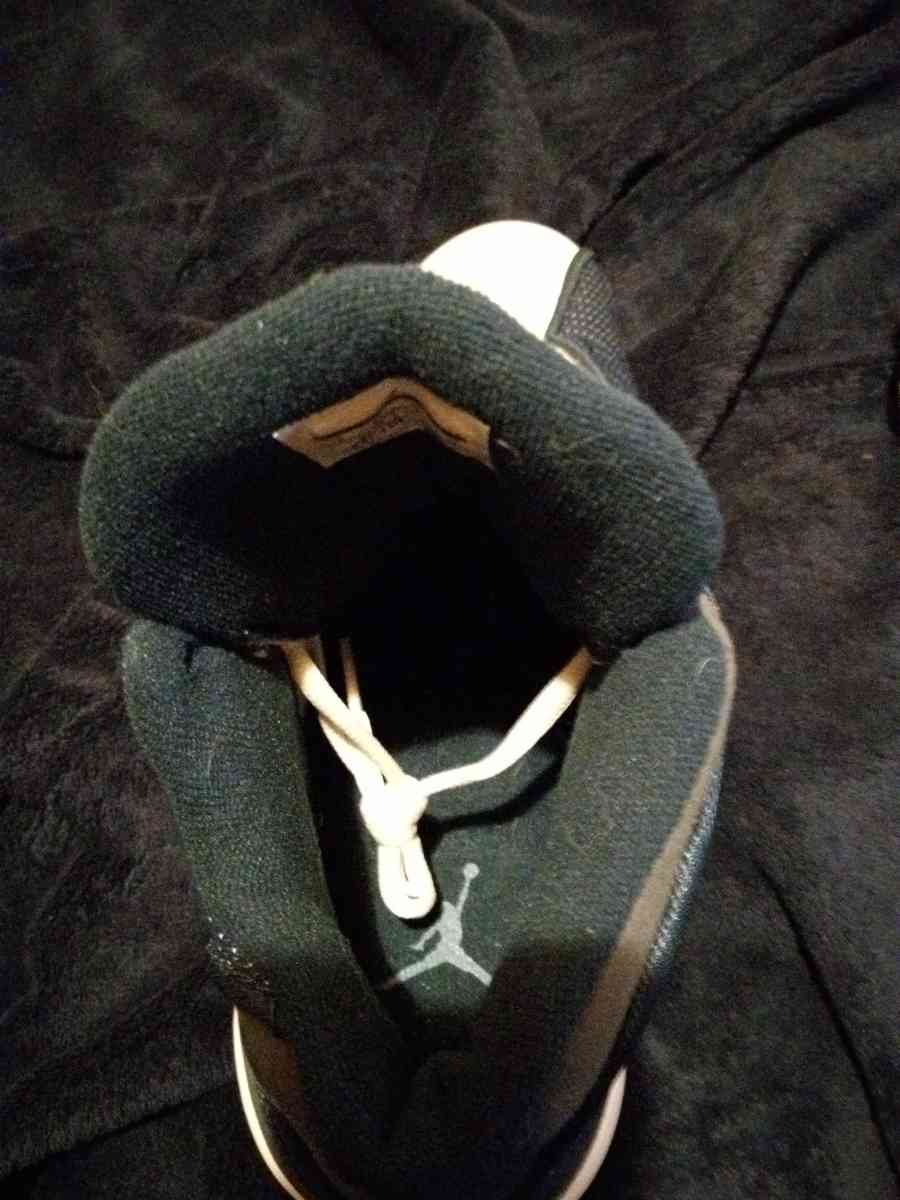 Jordan 13 retro  authentic size 12