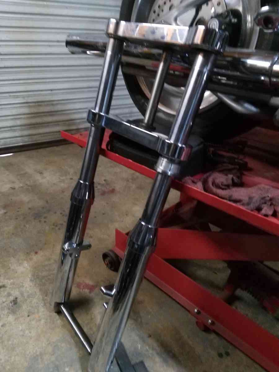 wide gluid front end brand new fits most Harley Davidson