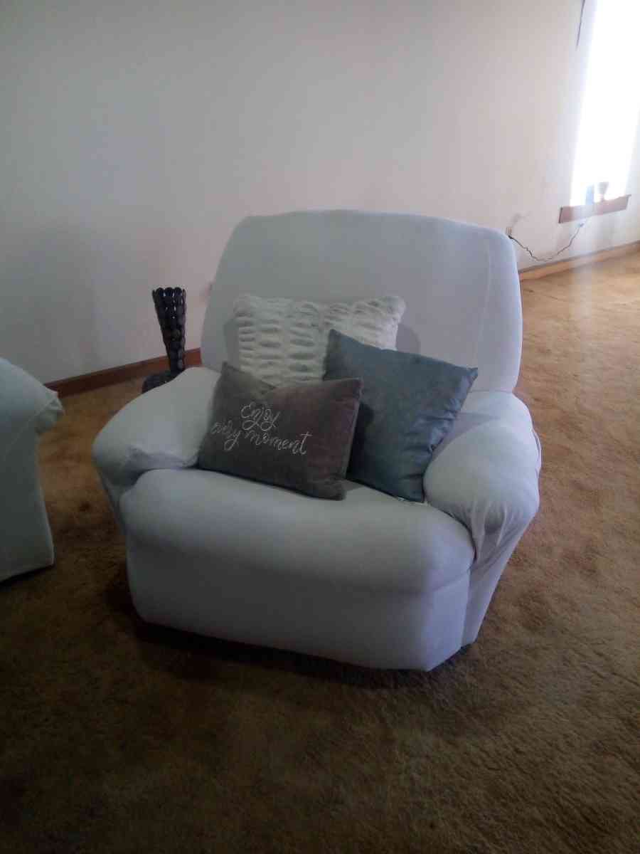 a threepiece couch set comes in gold I have a white covering