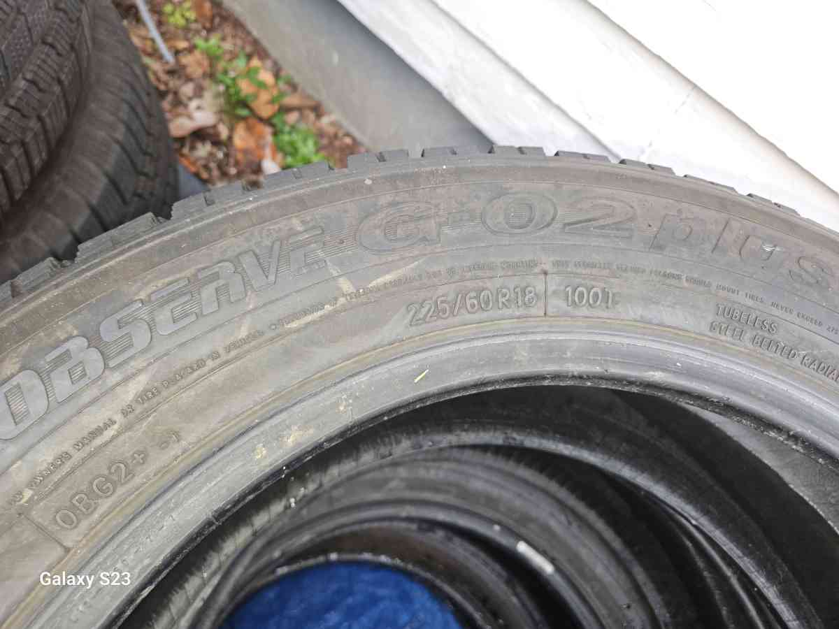 Set of TOYO G02 18in Tires
