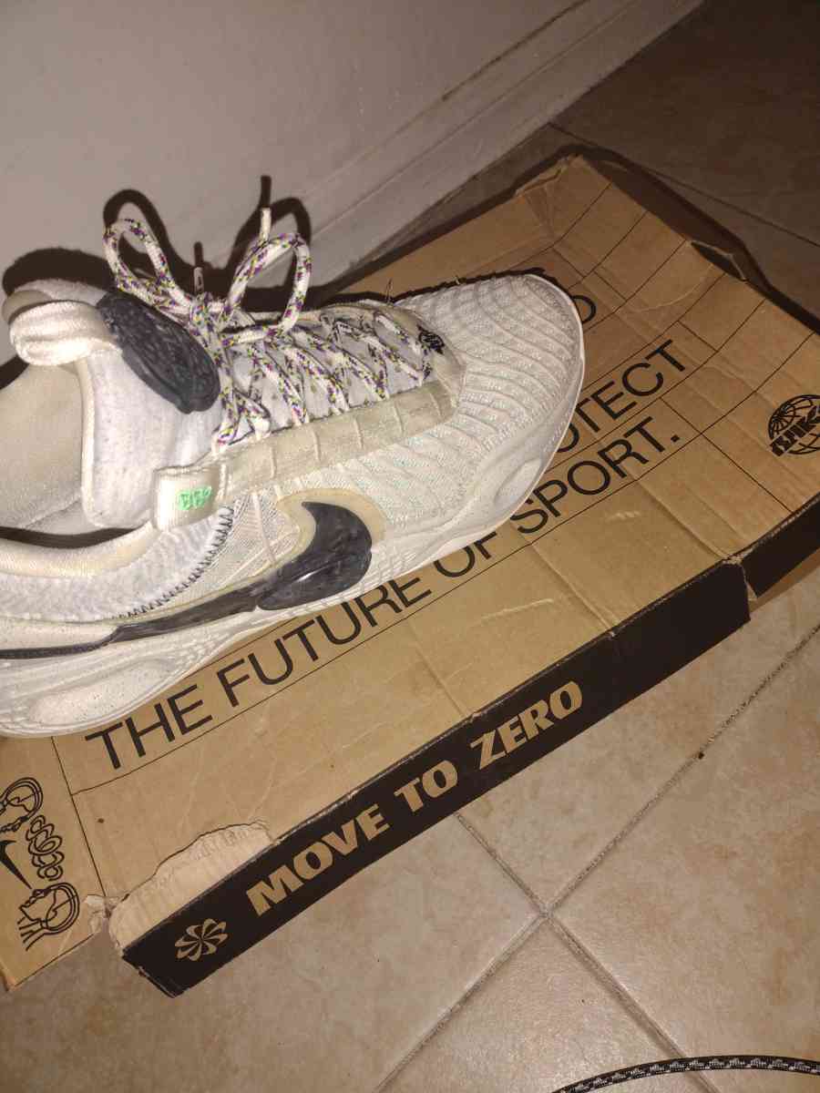 Nike Cosmic Unity Size 12