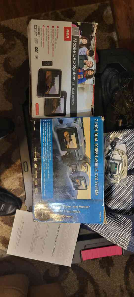 two pairs of mobile TV screens