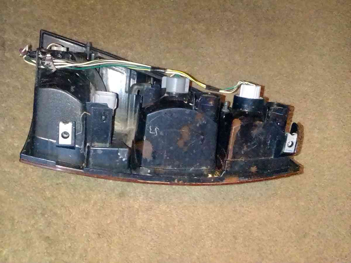 2003 Toyota 4Runner Right rear tail light