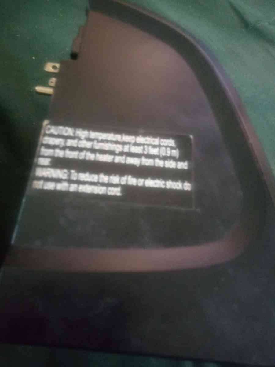 plug in small powerful heater   works very well