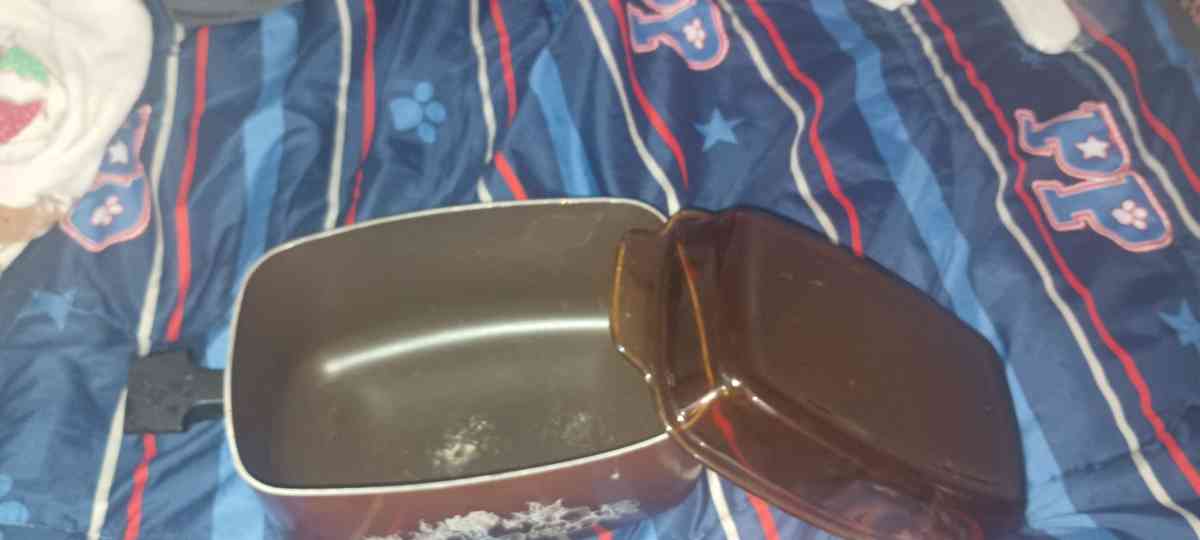 vintage Pyrex baking bowls and mixing bowls  pans