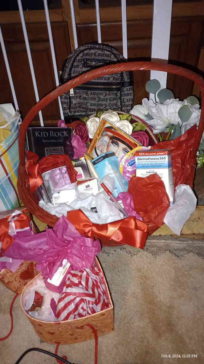 beauty valentines day baskets