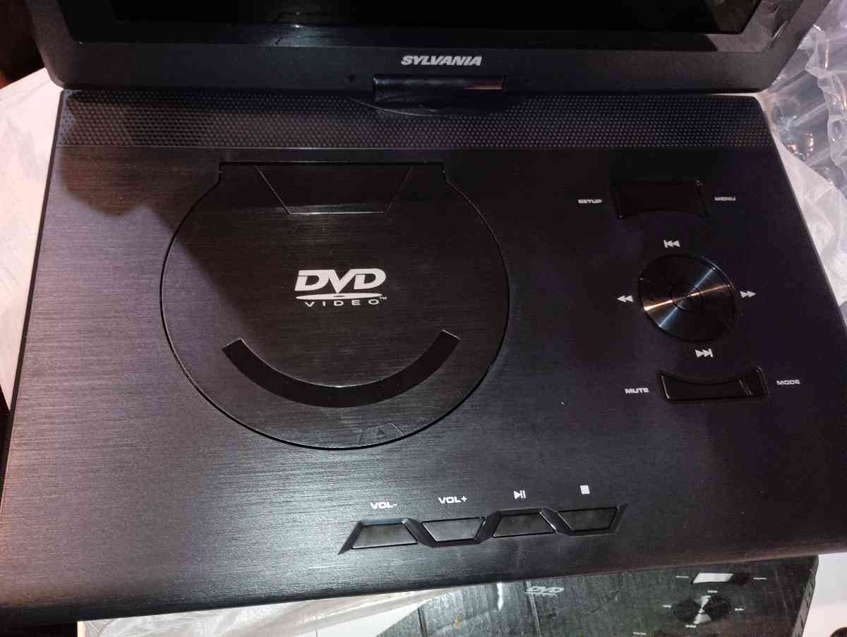 Sylvania SDVD portable player