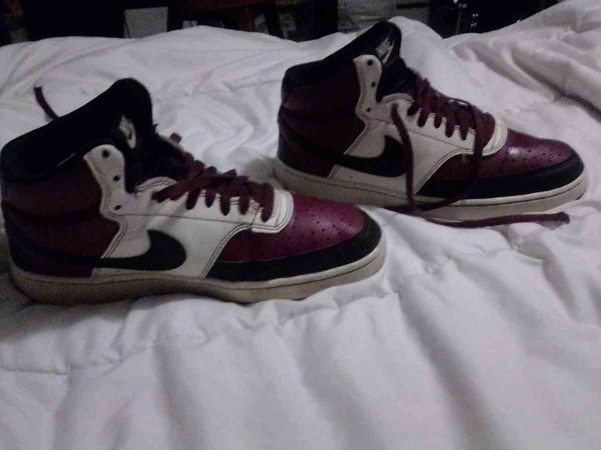 very used  size 8 Nike maroon boys hi tops