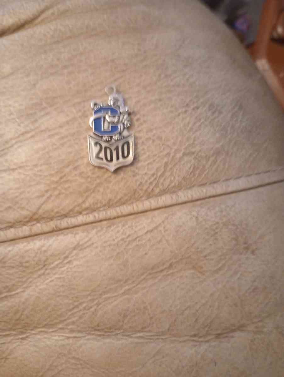 a keychain thing and earrings