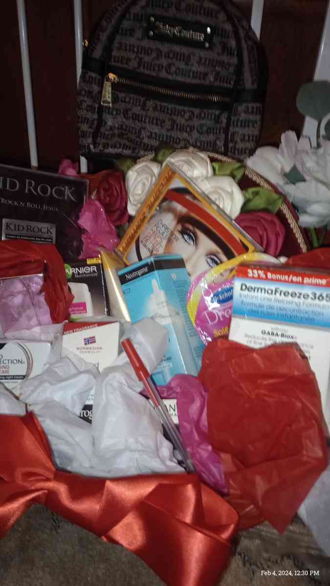 beauty valentines day baskets