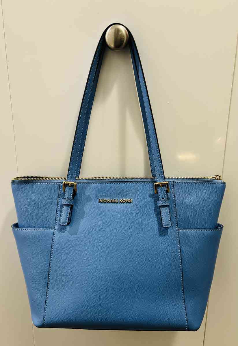 BEAUTIFUL BRILLANT BLUE MICHAEL KORS HANDBAG