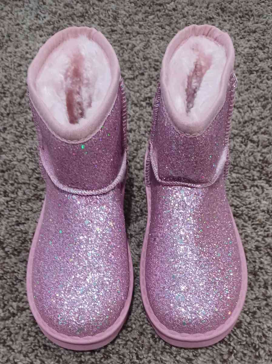 BRAND NEW SUPER ADORABLE GIRLS GLITZY BOOTS