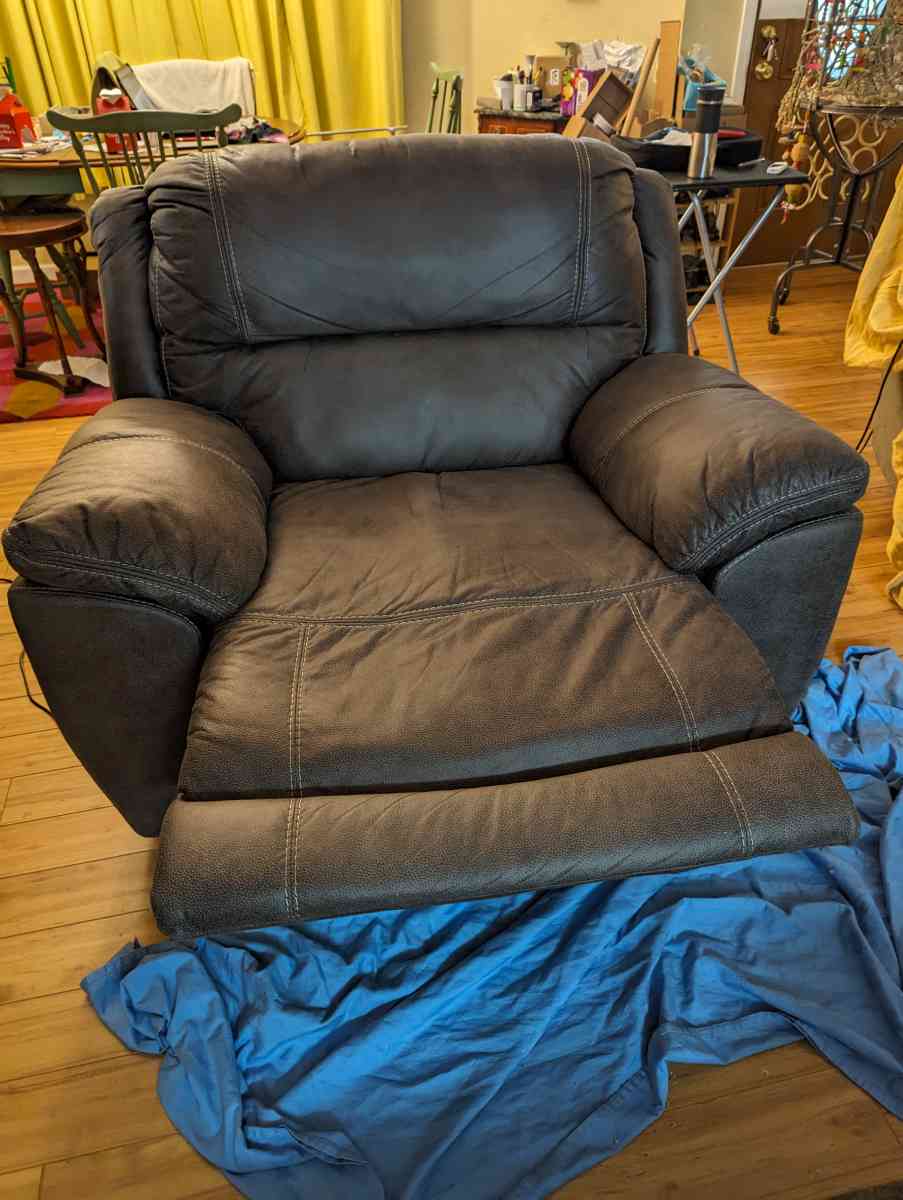 Cranedall Quarry Wide WALL HUGGER Power Recliner USA