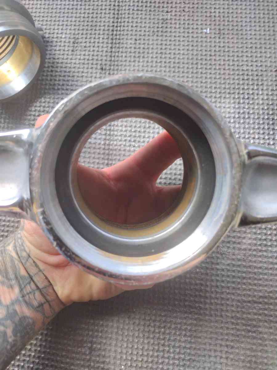 AKRON BFG TWO N A HALF inch Hydrant adapter