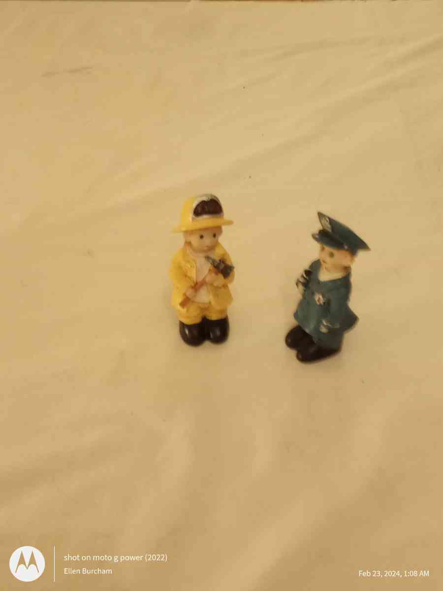police officr and fire fighter figurines