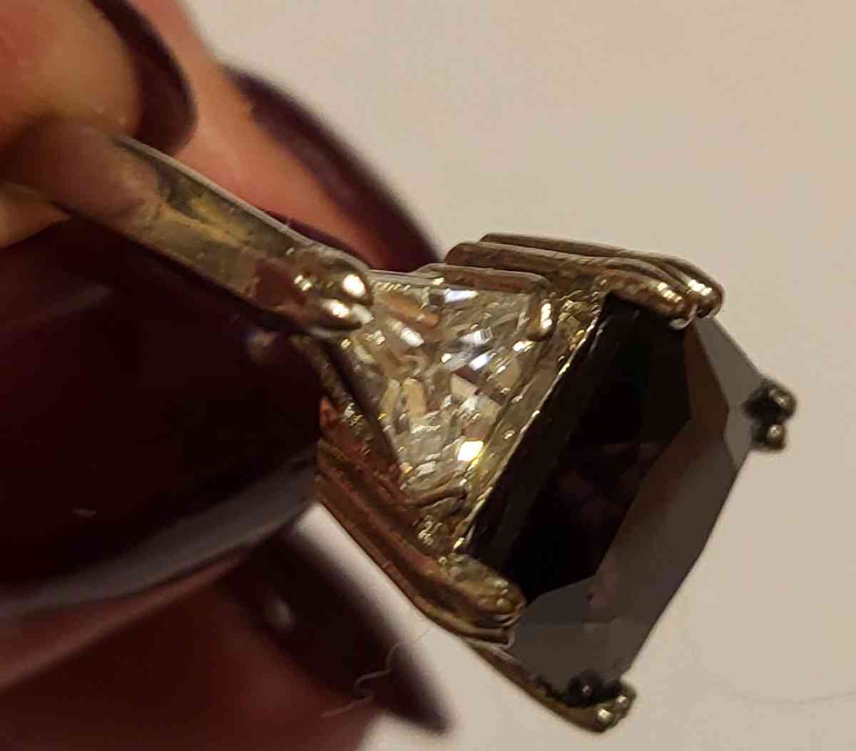 purple snd clear silver tone ring