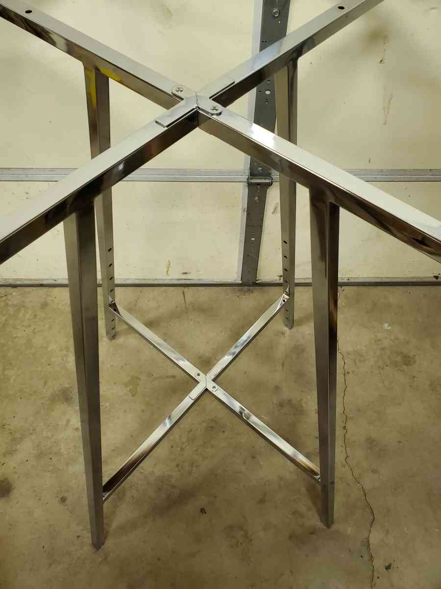 42 Inch Circle Clothing Rack  Brand New In Box