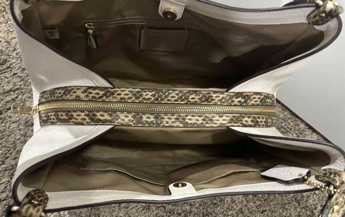 BRAND NEW COACH HANDBAG
