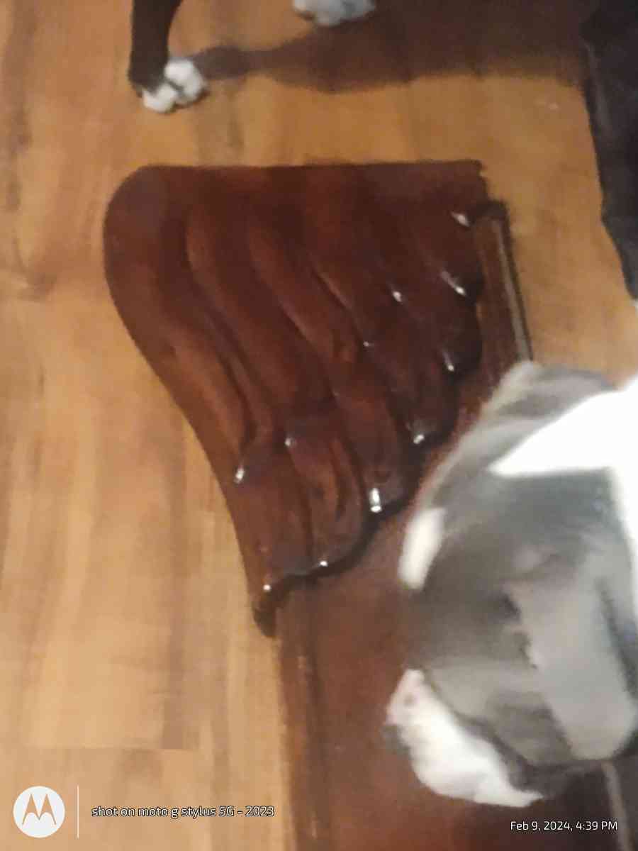 Beautiful vintage queen size swan style bed frame in great c