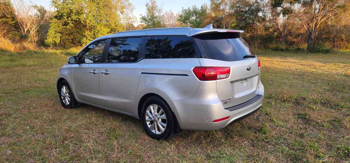 kia Sedona 2017