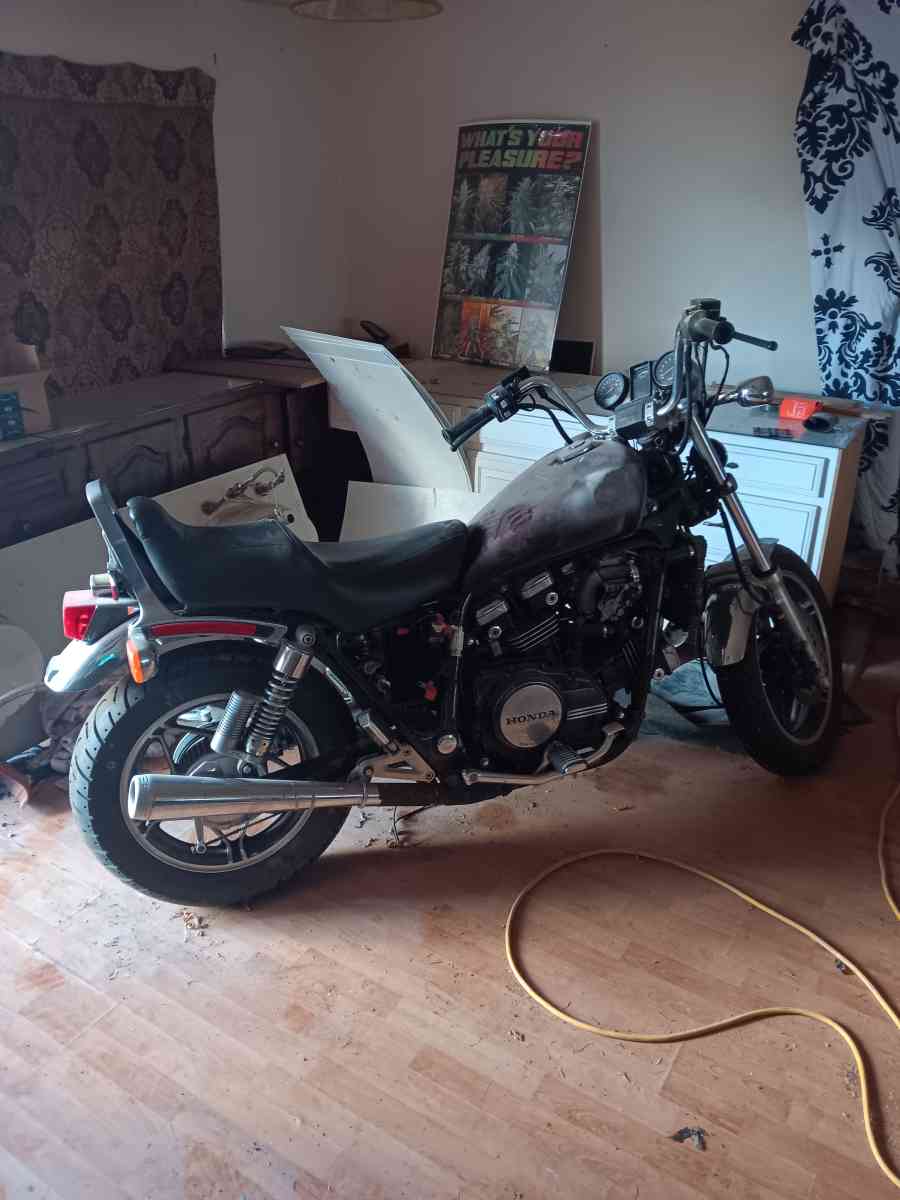 82 honda magna v45 750