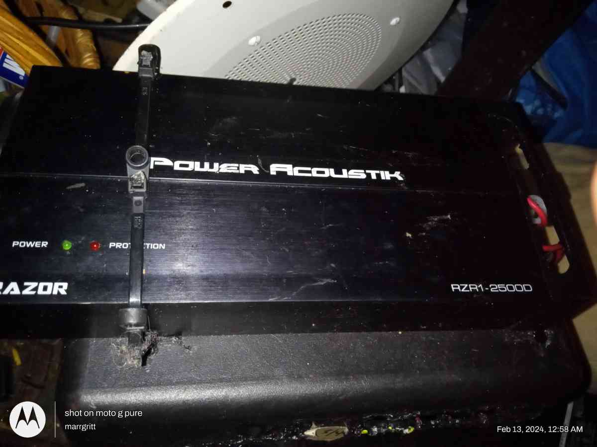 2 12inch Kenwood Speakersand Power Acoustic amp