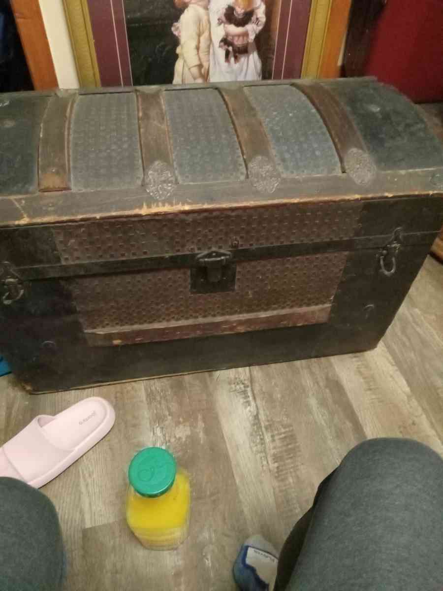 1800s steamboat chest