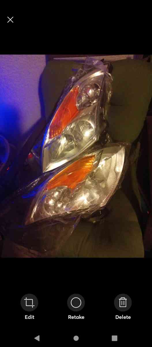 Nissan Altima sedan headlights