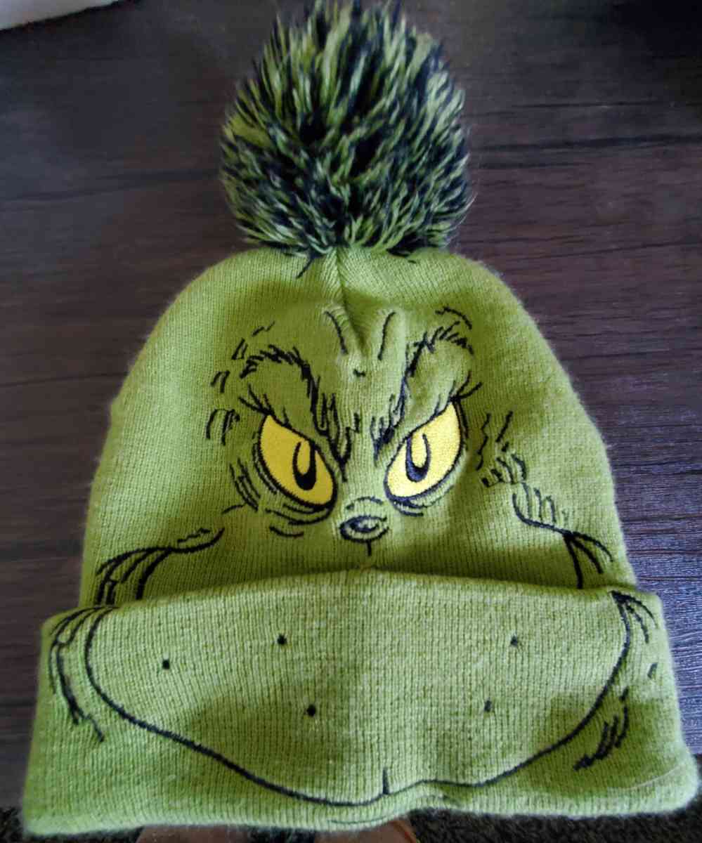Dr Seuss  The Grinch Who Stole Christmas Beanie wPom