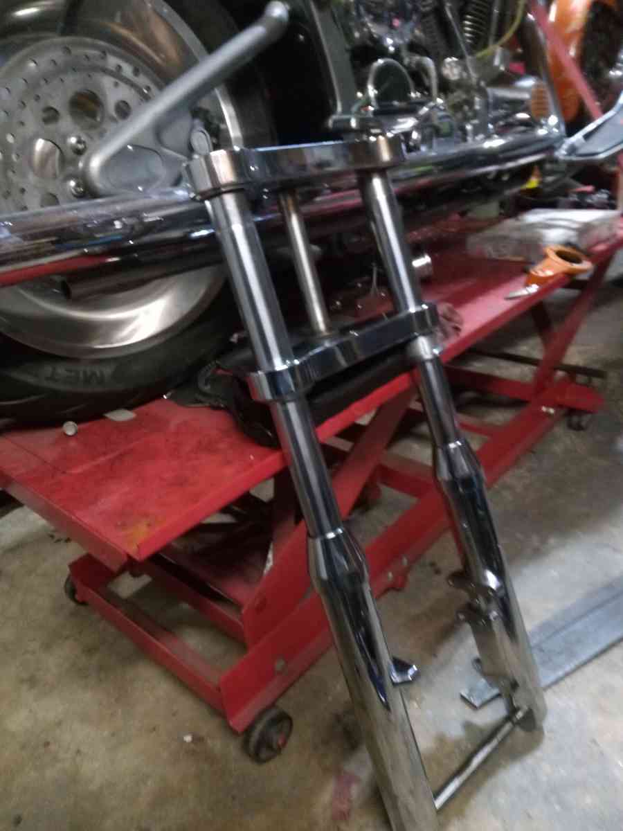 wide gluid front end brand new fits most Harley Davidson