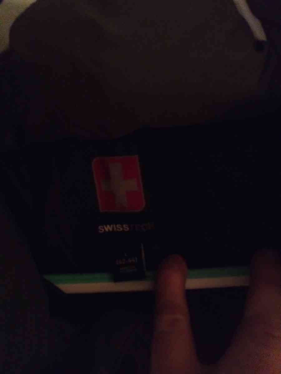 Kswiss coat with hood waterproof like new very worm and dry