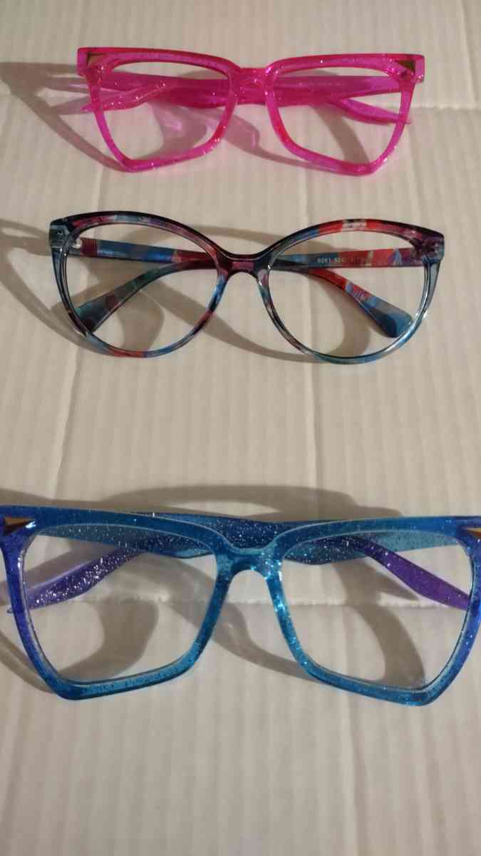 frame glasses in style