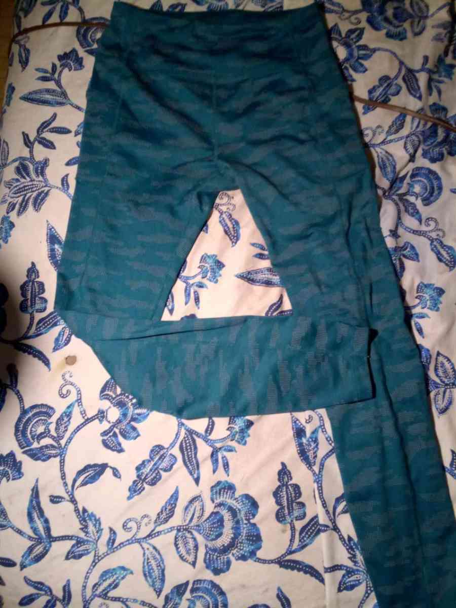 AVIA LEGGINGS SZ XSMALL