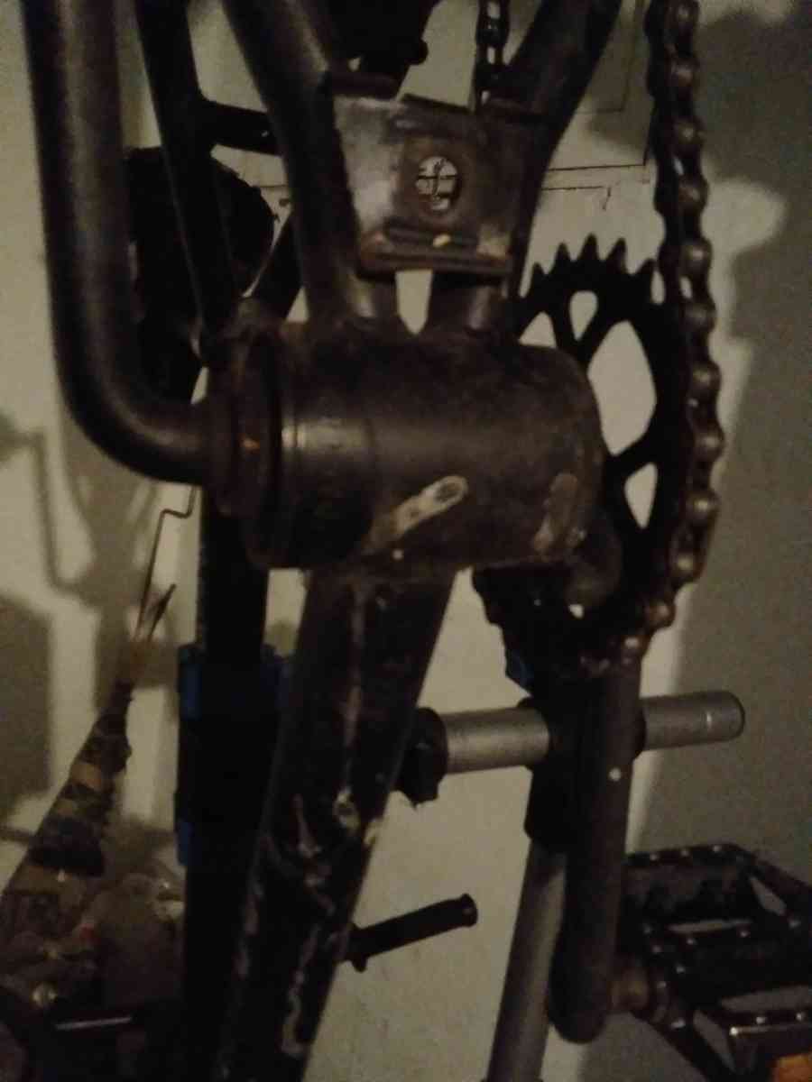 everything on that bike is the original does not have no bra