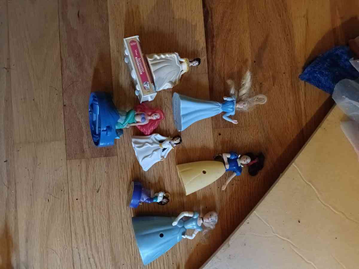 barbie dolls and princess dolls