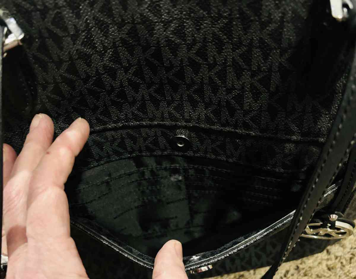 BRAND NEW MICHAEL KORS HANDBAG