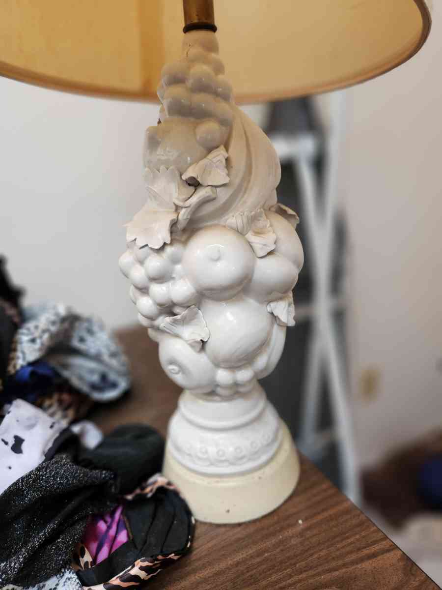 ranch Style Dining Table  ceiling lamp  dishwasher   shelf